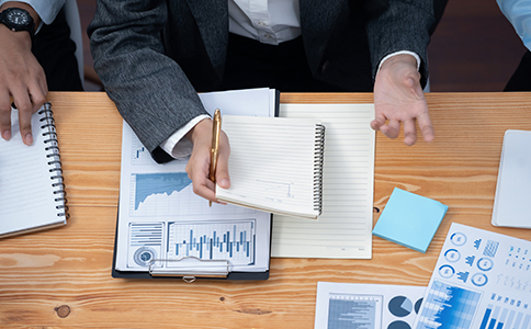 ?？谧?cè)分公司流程