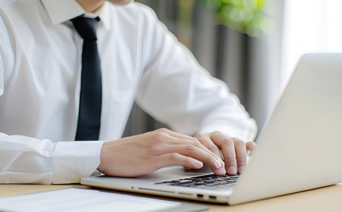 ?？谕顿Y公司注冊