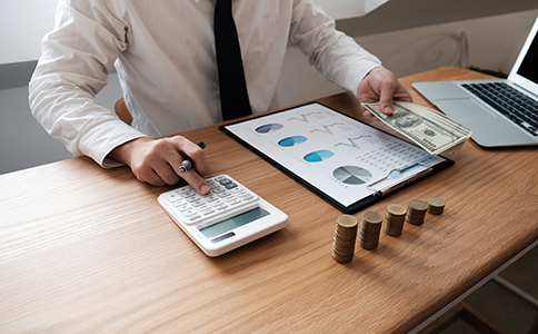 ?？谟邢挢?zé)任公司法人變更標(biāo)準(zhǔn)