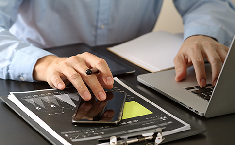 ??诠咀?cè)資金變更 ??诠咀?cè)資金變更