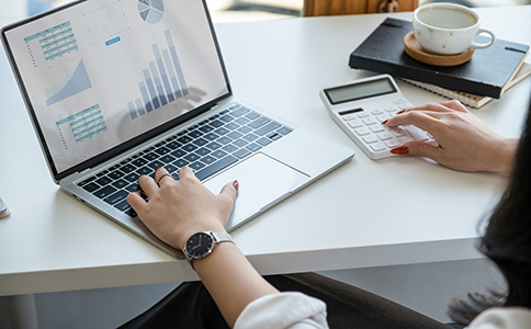 注冊?？诓惋嫻镜臈l件