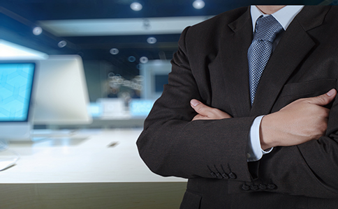 影響?？诖碜?cè)公司價(jià)格的主要因素