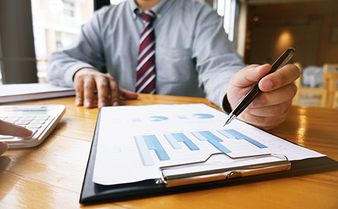 ?？诖碛涃~公司普遍收費(fèi)標(biāo)準(zhǔn)