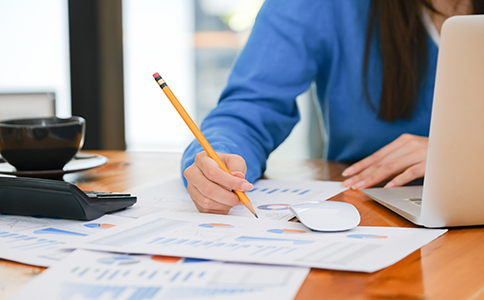 ?？谧怨敬k費用